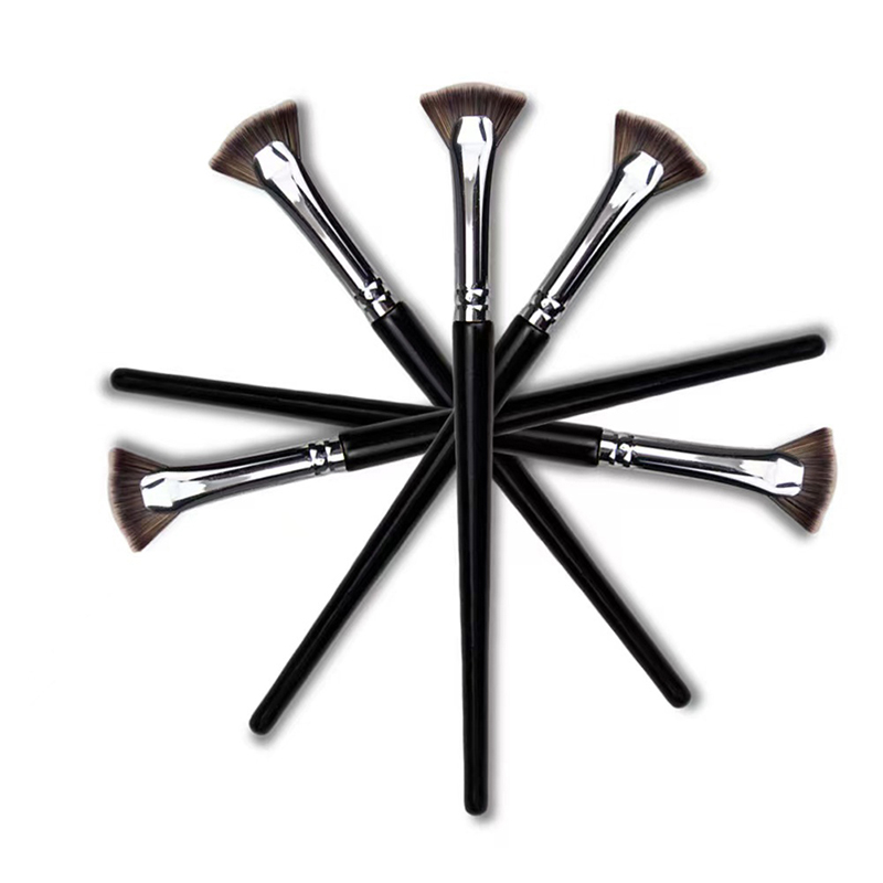 Beauty No Makeup - 1PC Fan-shaped Eyelash Brush Soft No